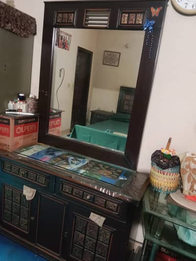 BED FOR SALE WITH TABLES