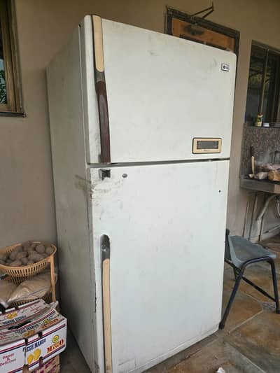 Impoter LG fridge working excellent
