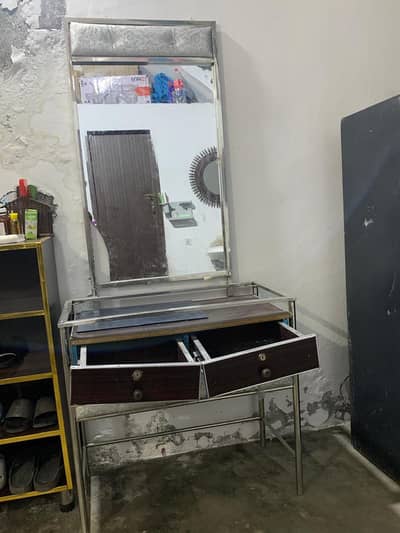dressing and side table( 0 3 2 2 )0 7 4 9 8 1  3