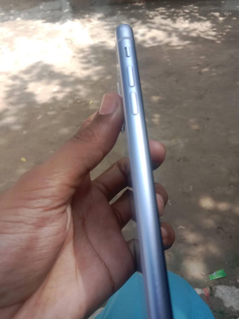 Apple iPhone 11 2