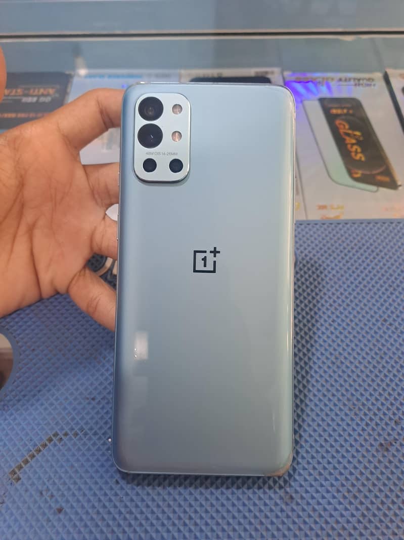 One Plus 9R 1