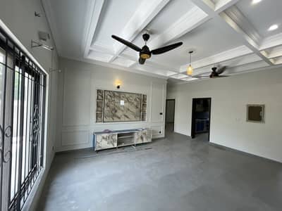Buy A 12 Marla Lower Portion For rent In Lake City