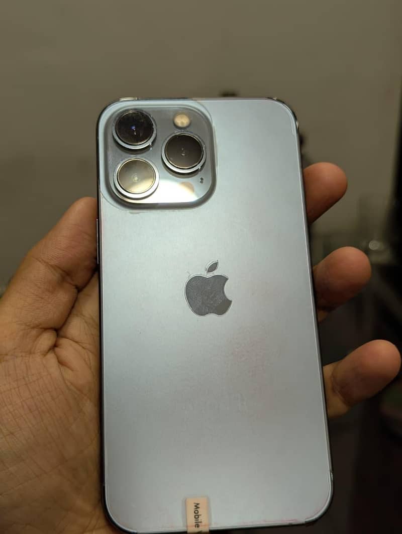 Apple iPhone 13 Pro 1