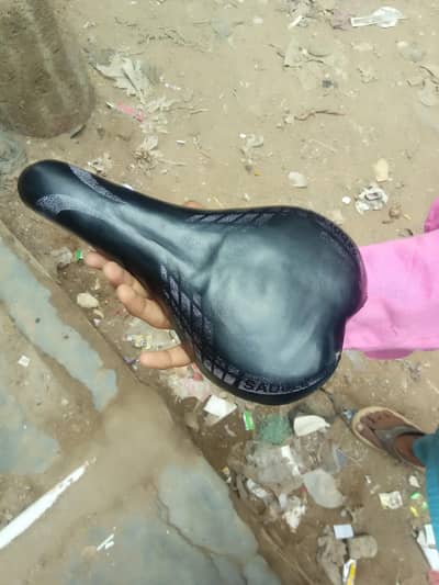 `Black Comfortable Bicycle Seat - Cycle Saddle`  Copy kar lo 