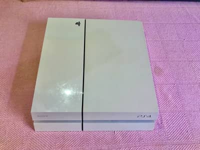 Sony PS4  + 2 controllers and all cables
