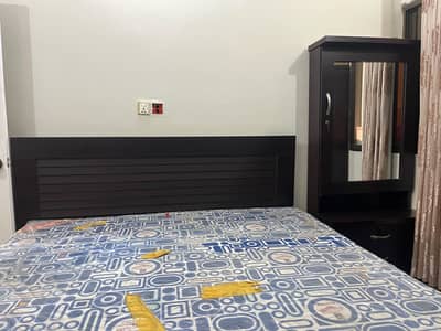 King size bedroom set in good condition