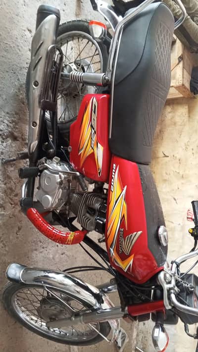 Honda 125 2021 Modal condition 10 by 9 all ok documents complete