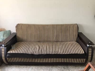 Woden sofa set 5 seater