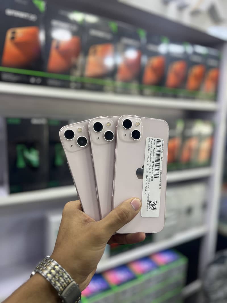 Apple iPhone 13 0