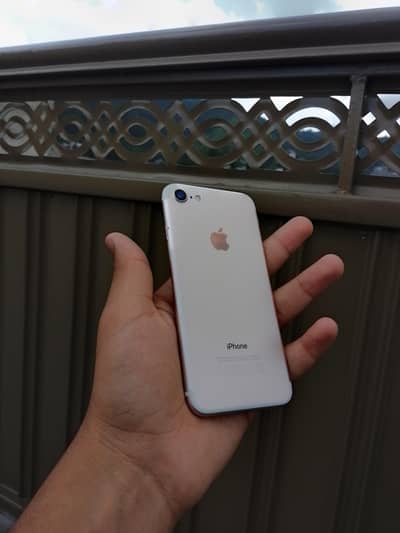 Apple iPhone 7