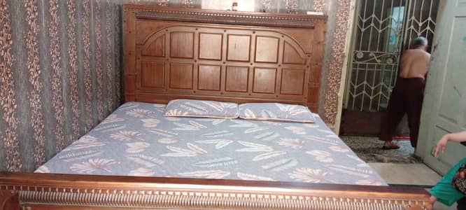 6×6.5 akhroti wood bed with side tables and dressing