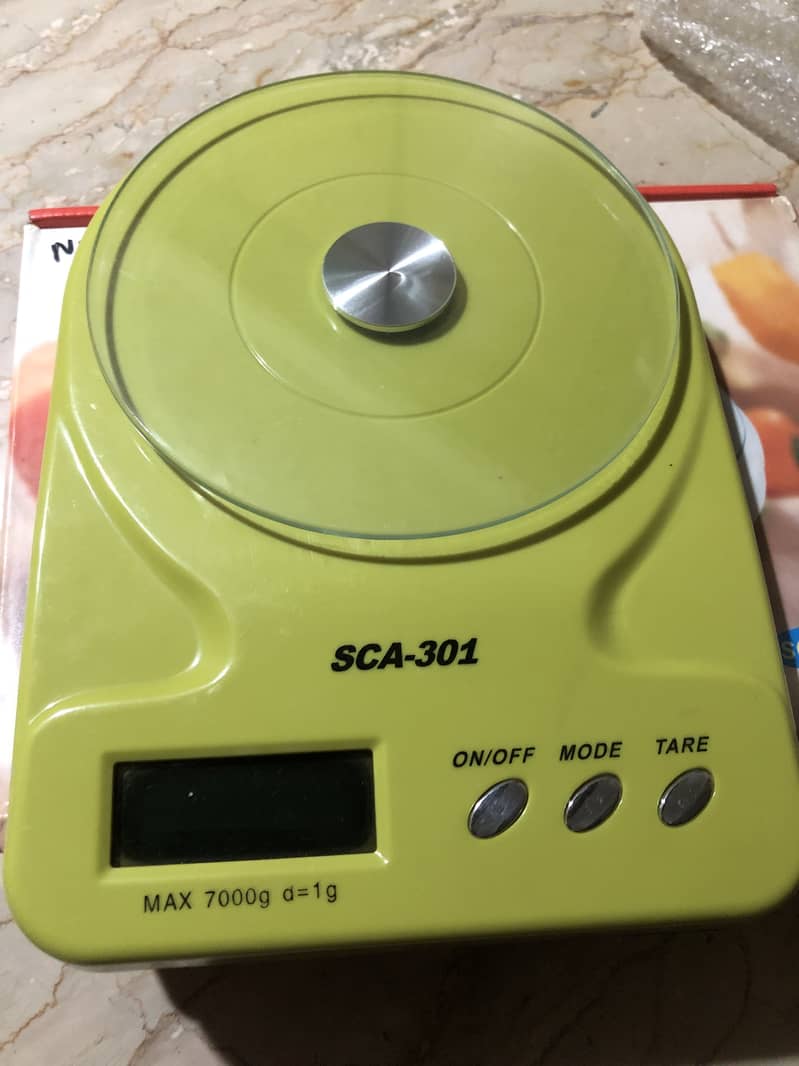 Electric kitchen scale 1