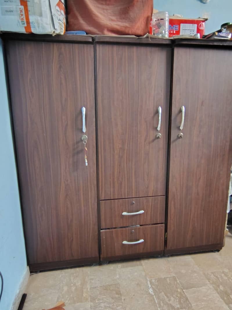 wardrobe 0