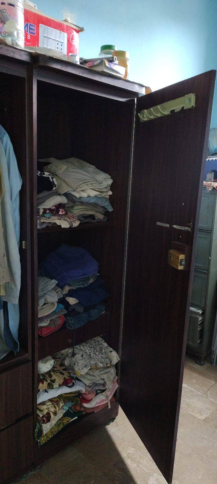 wardrobe 3