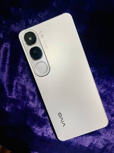 Vivo V40 Lite
