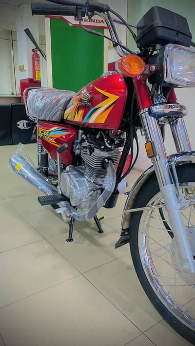 Honda 125 . . 157km barand new 03045164927