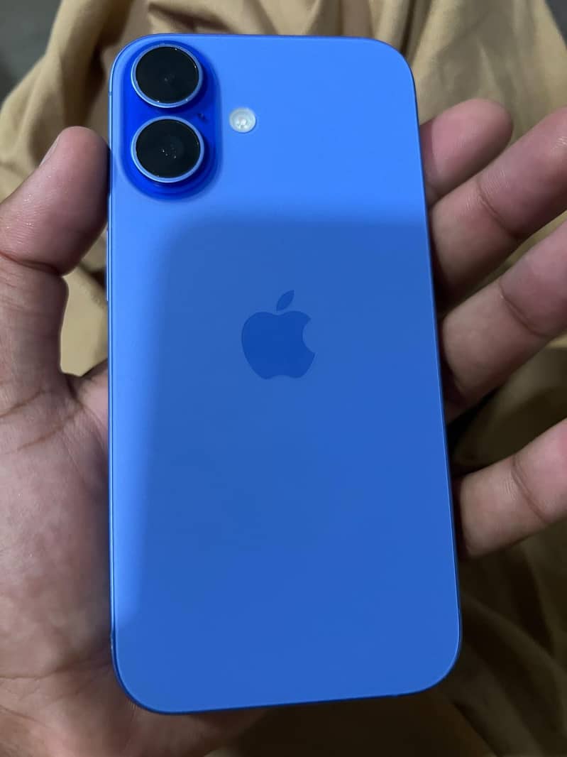 Apple iPhone 16 0