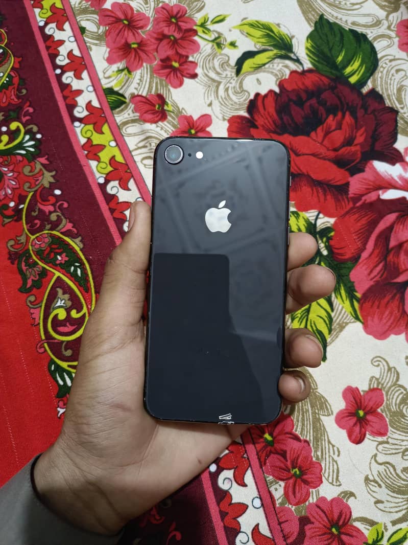 Apple iPhone 8 0