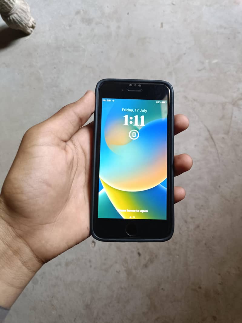 Apple iPhone 8 1