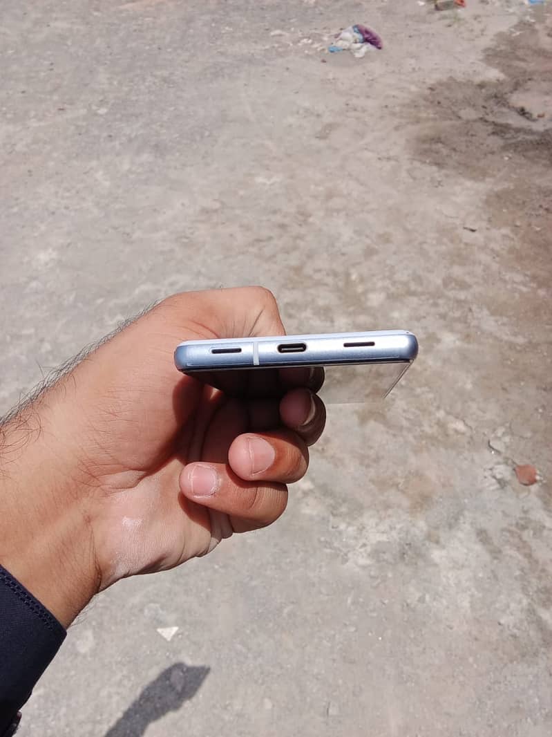 Google pixel 7a 4