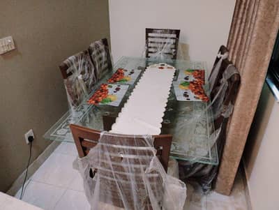 Dinning Table with 6 chairs (urgent sale)!!!