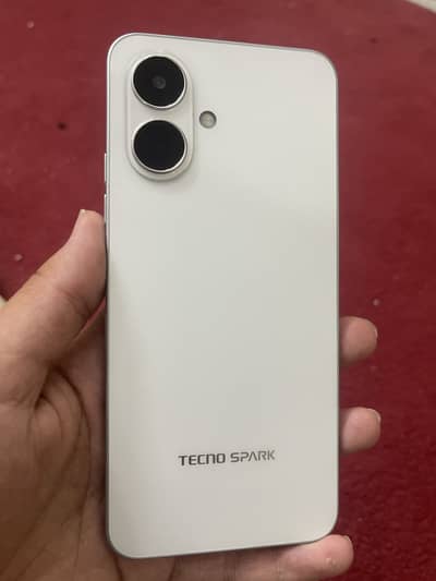 Tecno Spark Go 2