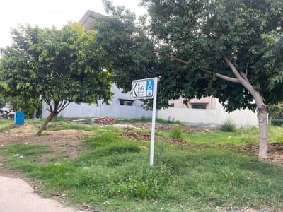 5 MARLA CORNER PLOT DHA 9 TOWN A BLOCK TOP LOCATION
