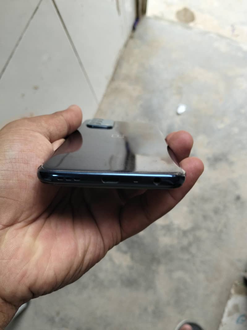 one plus n200 1