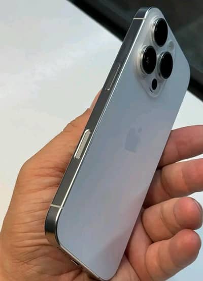 Apple iPhone 16 Pro Max