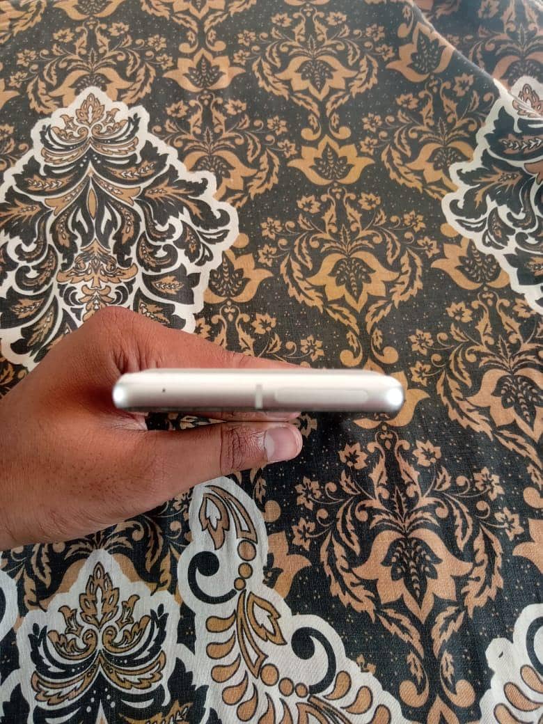 Google Pixel 7 5