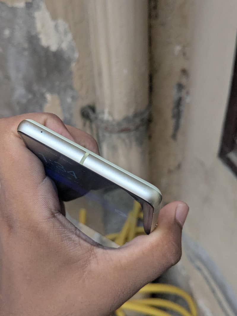 Google Pixel 7 4