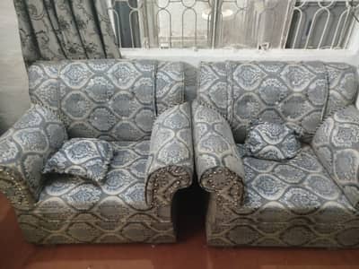 7 seater sofa ha but achi condition ma ha