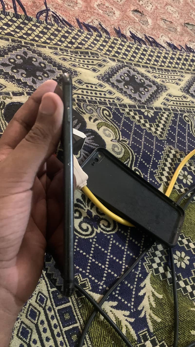 Apple iPhone 7 Plus 0