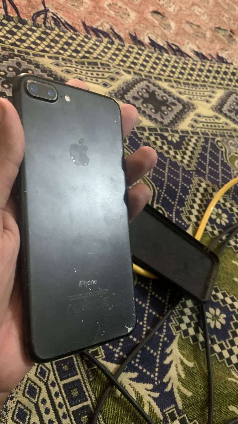 Apple iPhone 7 Plus 1