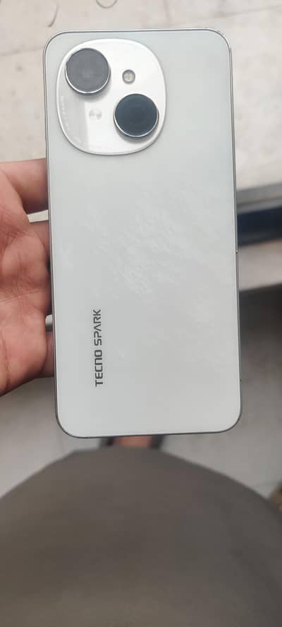 Tecno Spark Go 1
