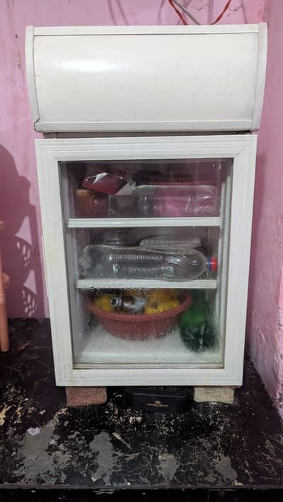 Mini refrigerator in very good used condition