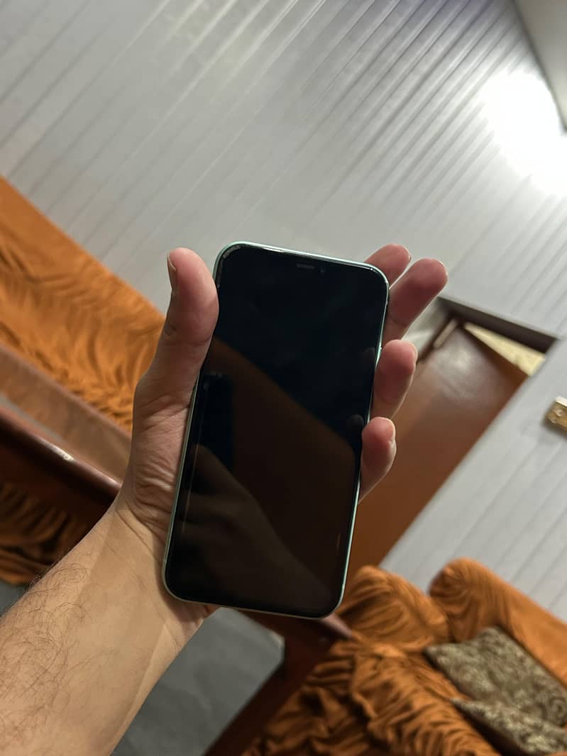 Apple iPhone 11 3