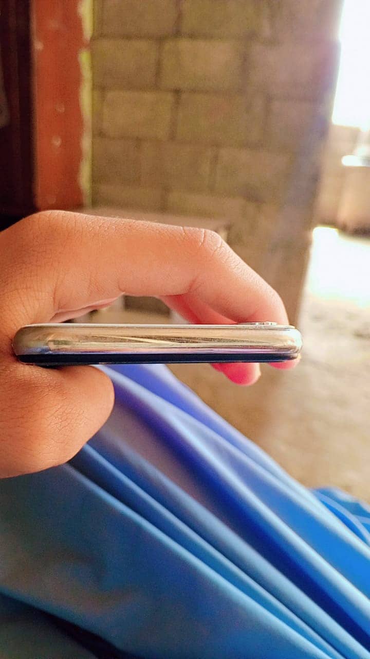 Apple iPhone X 3