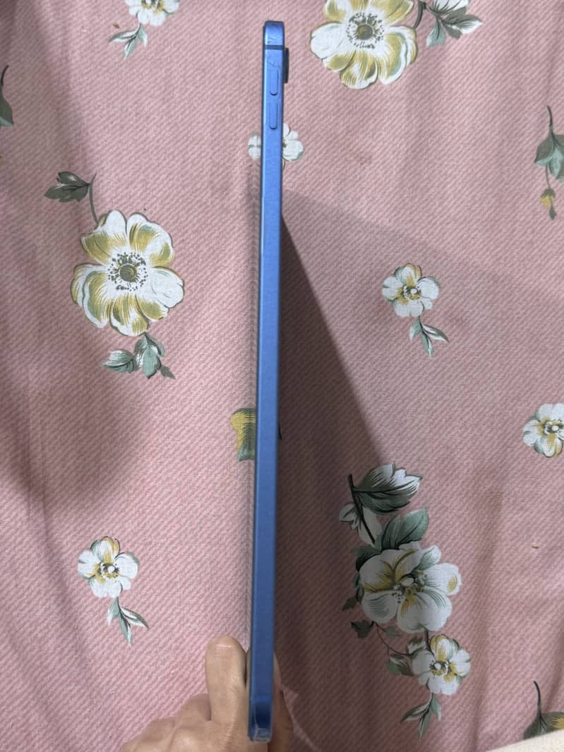 iPad (A16) 1