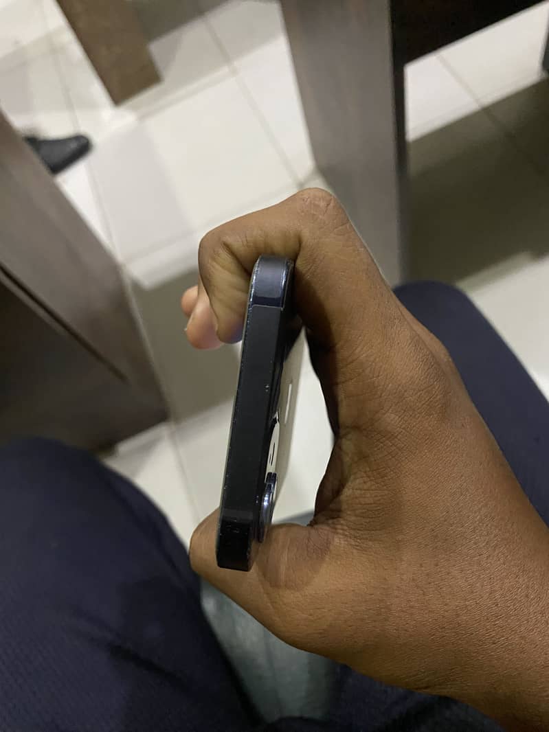 iPhone 12 2