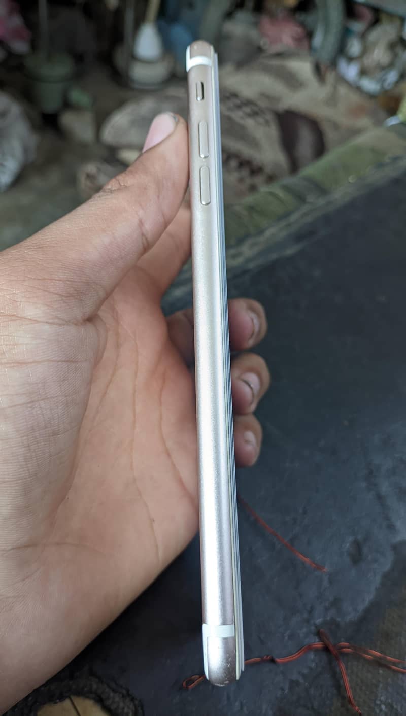 Apple iPhone 7 Plus 2