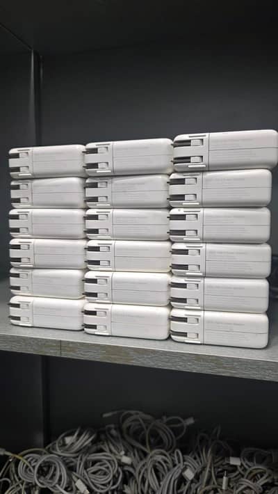 Original Apple MacBook Chargers & Magic keyboard |Used |Best Condition
