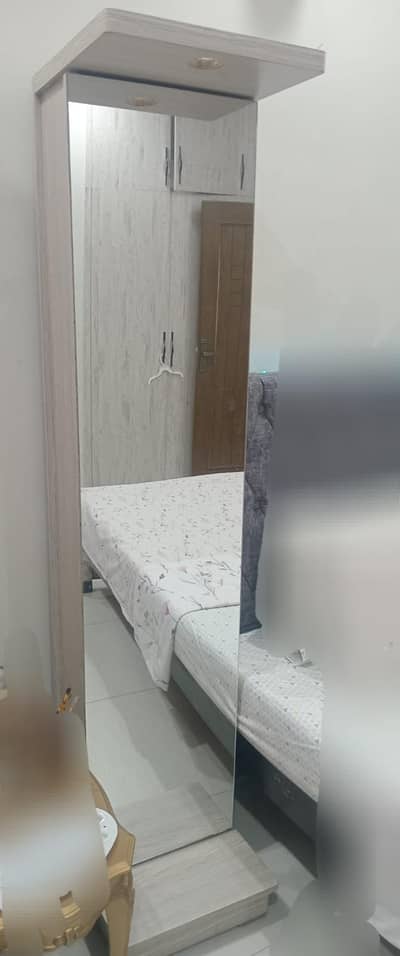 standing mirror with storage