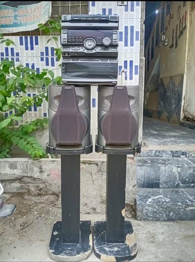 Sony amplifier with two speakers