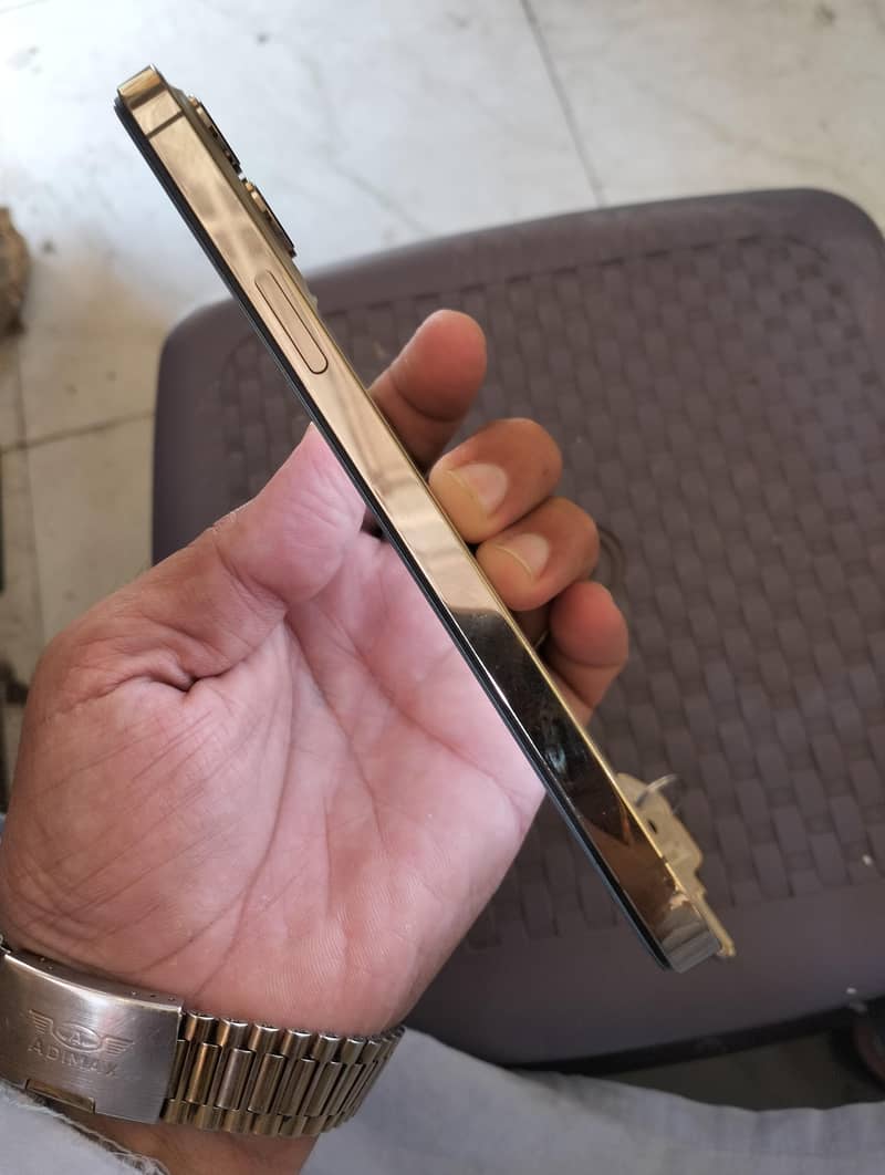 iPhone 12 pro max 2