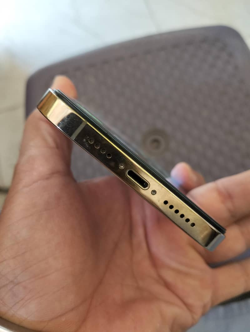 iPhone 12 pro max 8