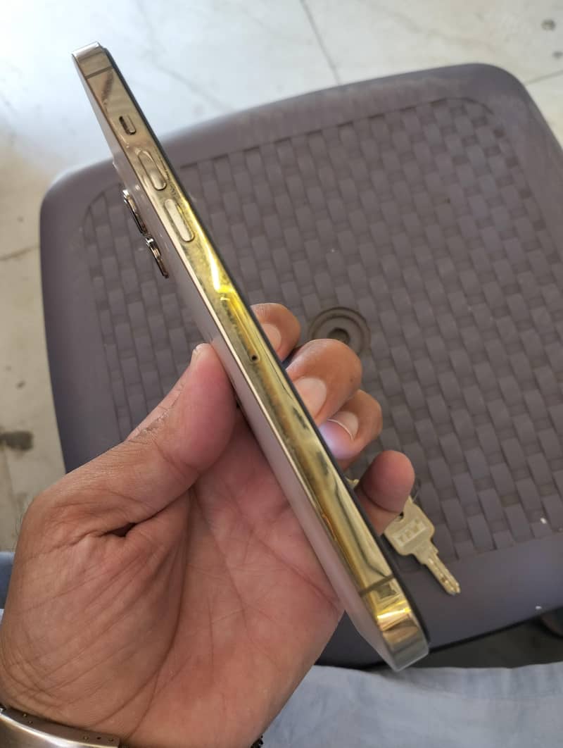 iPhone 12 pro max 9