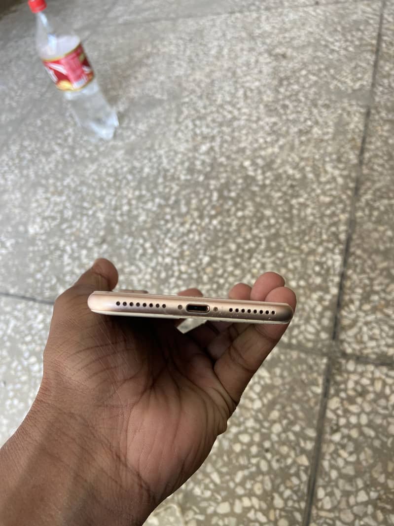 iPhone 8plus 4