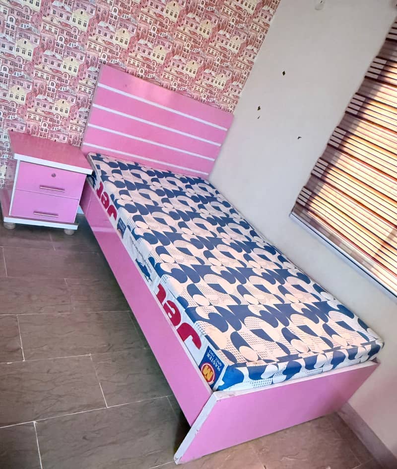 Single bed ,wardrobe ,side table ,dressing Mirror 2