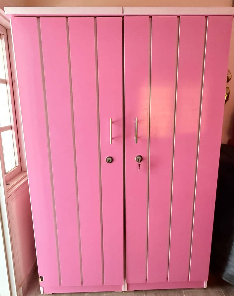 Single bed ,wardrobe ,side table ,dressing Mirror 4